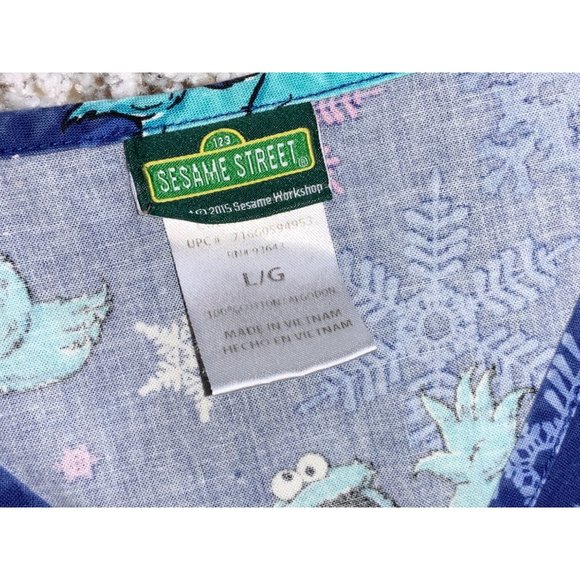 Sesame Street Cookie Monster Scrub Top Lg - Picture 4 of 7